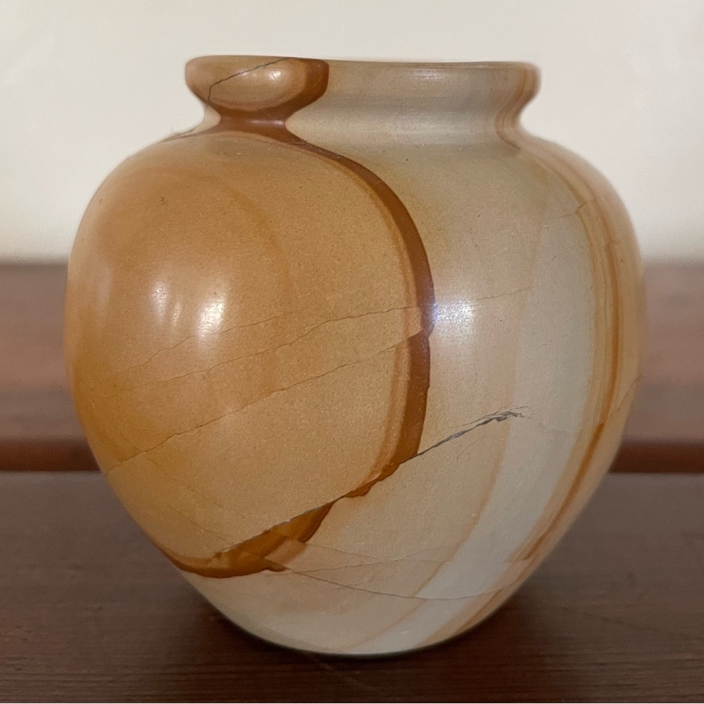 Picture jasper vase